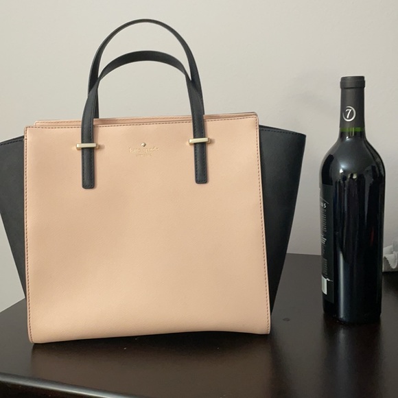 Kate Spade Purse— barely used. - Picture 4 of 4